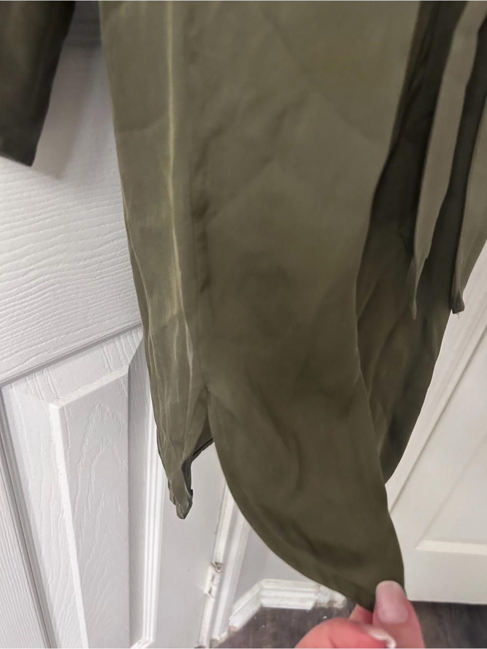 Quince Olive Green Button Down Dress 90% Washable Silk 10% Spandex Size M - Picture 7 of 8